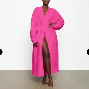 Skims cozy knit robe fuchsia pink medium